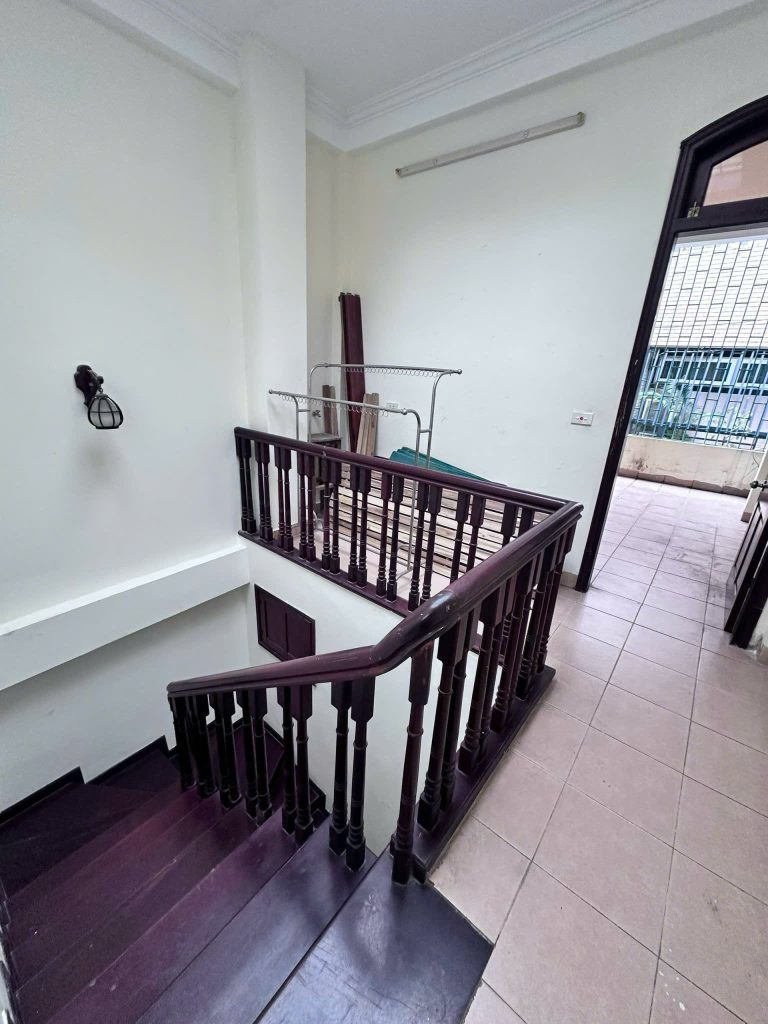 NHÀ RIÊNG 160M2 4 TẦNG – 4 NGỦ – NGÕ 371 ĐÊ LA THÀNH - ảnh 7
