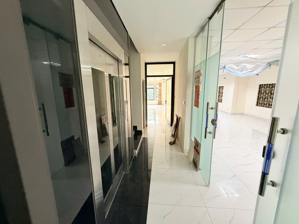 MBKD 140m2- 3 tầng- Ngõ 22 Trung Kính - ảnh 5