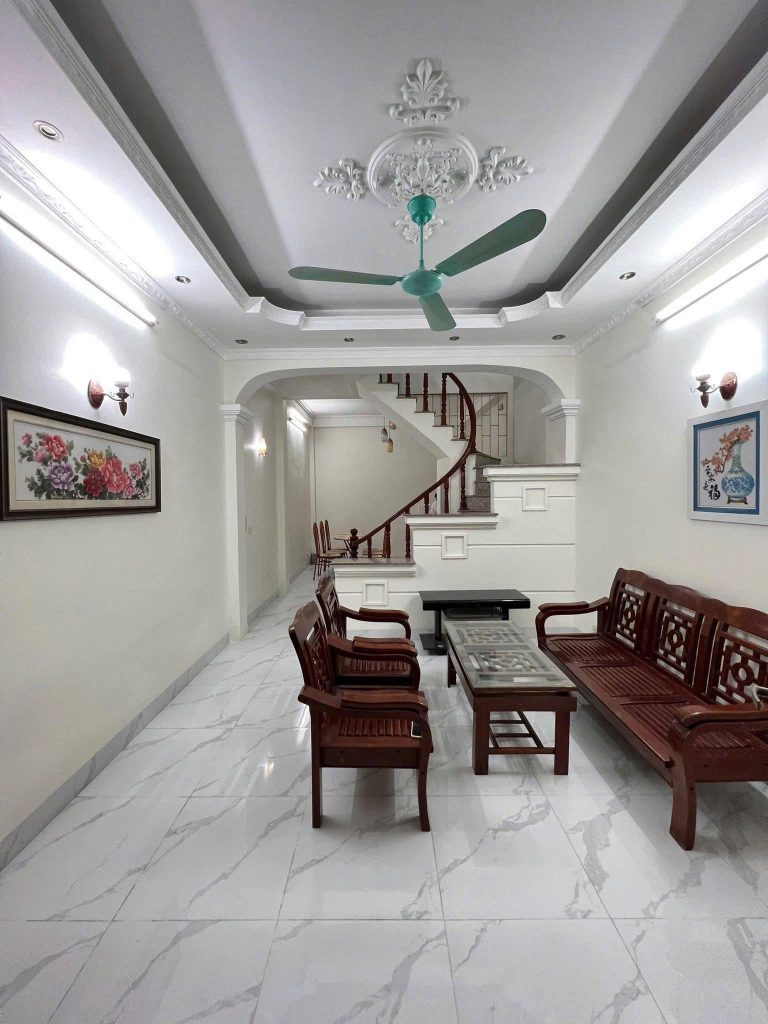Nhà riêng 40m – 4 ngủ Ngõ 147 Tân Mai (ctvo)