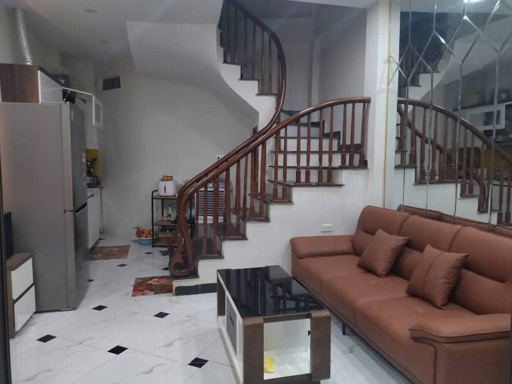 Nhà riêng 32,2m2 – 3 Phòng ngủ – Ngõ Quỳnh