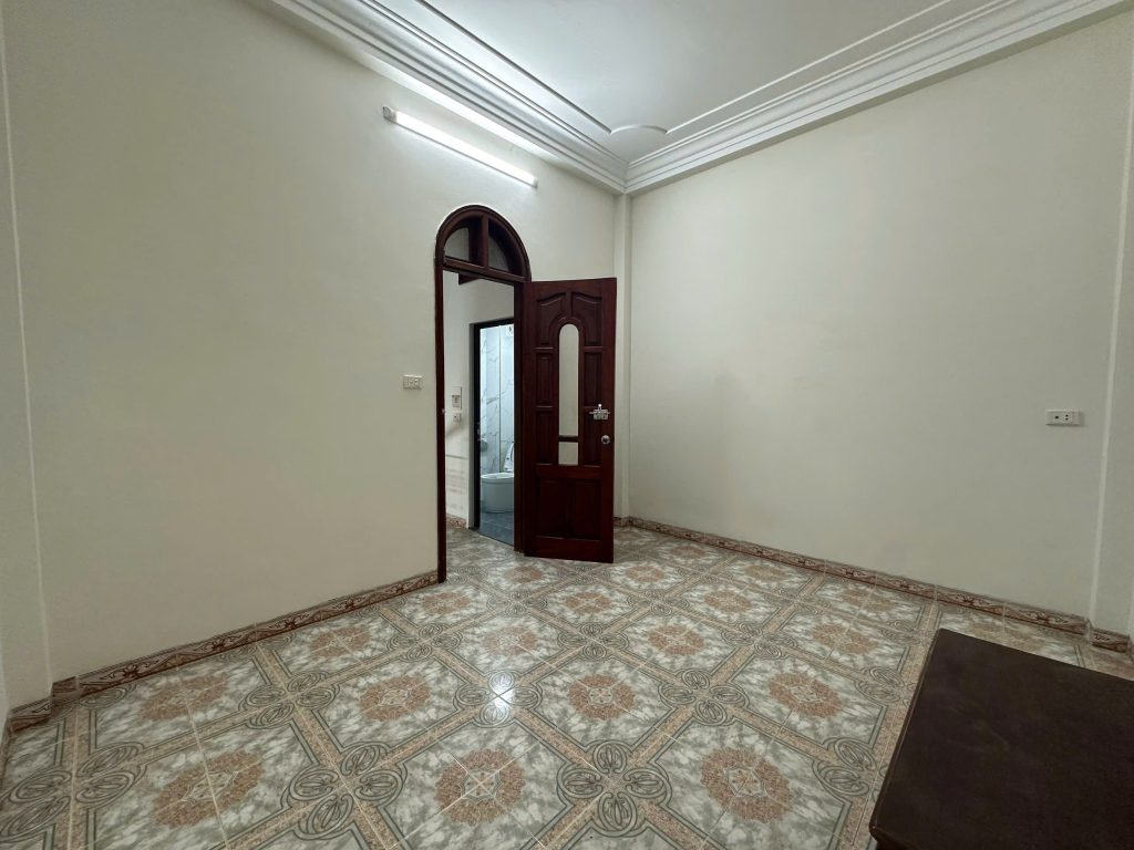 Nhà riêng 35m2- 4 ngủ- Ngõ 424 Thụy Khuê - ảnh 5
