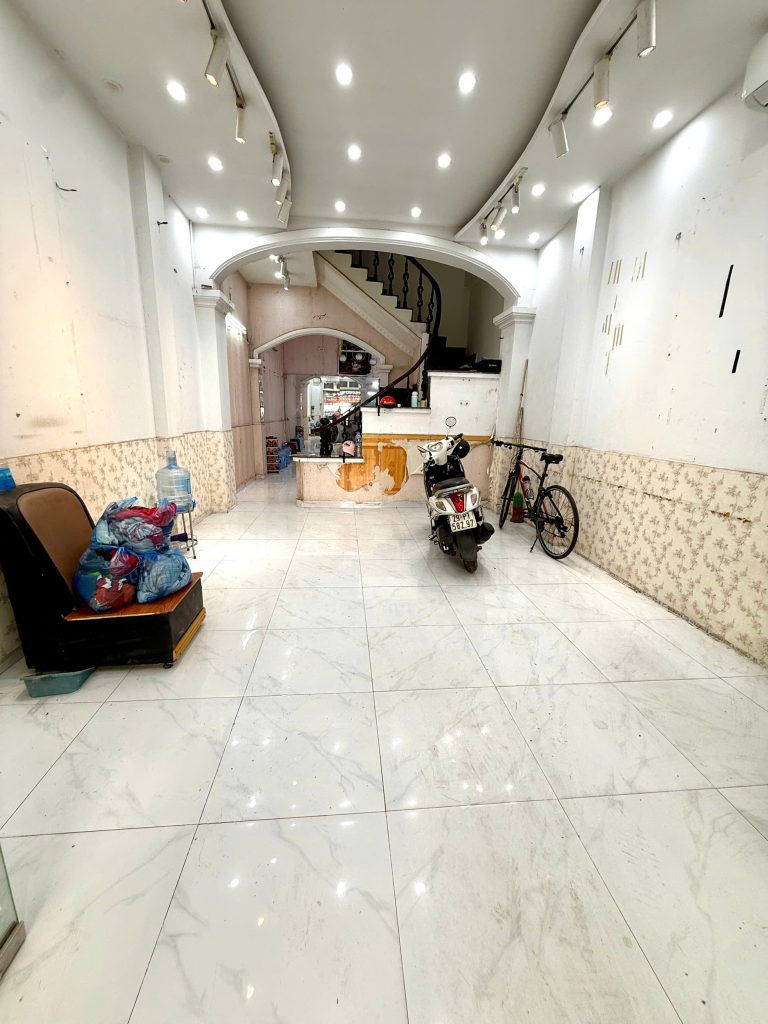 MBKD – 55 m2- Tầng 1- Phố Lạc Long Quân (ctv2972) - ảnh 6