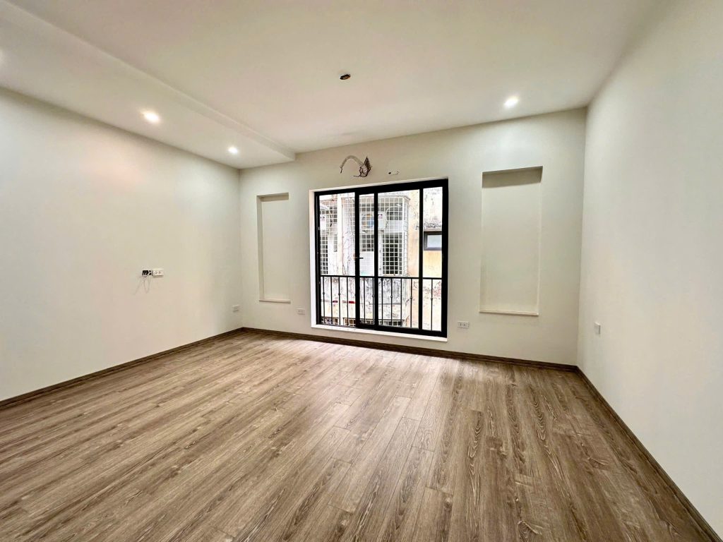 Nhà riêng – 260m2 – Tầng 1+2 – Nguyễn Quý Đức