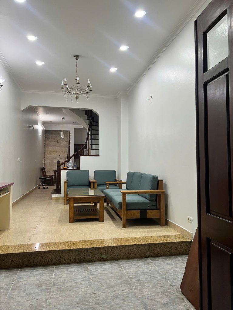 Cho thuê nguyên căn Nguyễn chí thanh 50m x 4 tầng