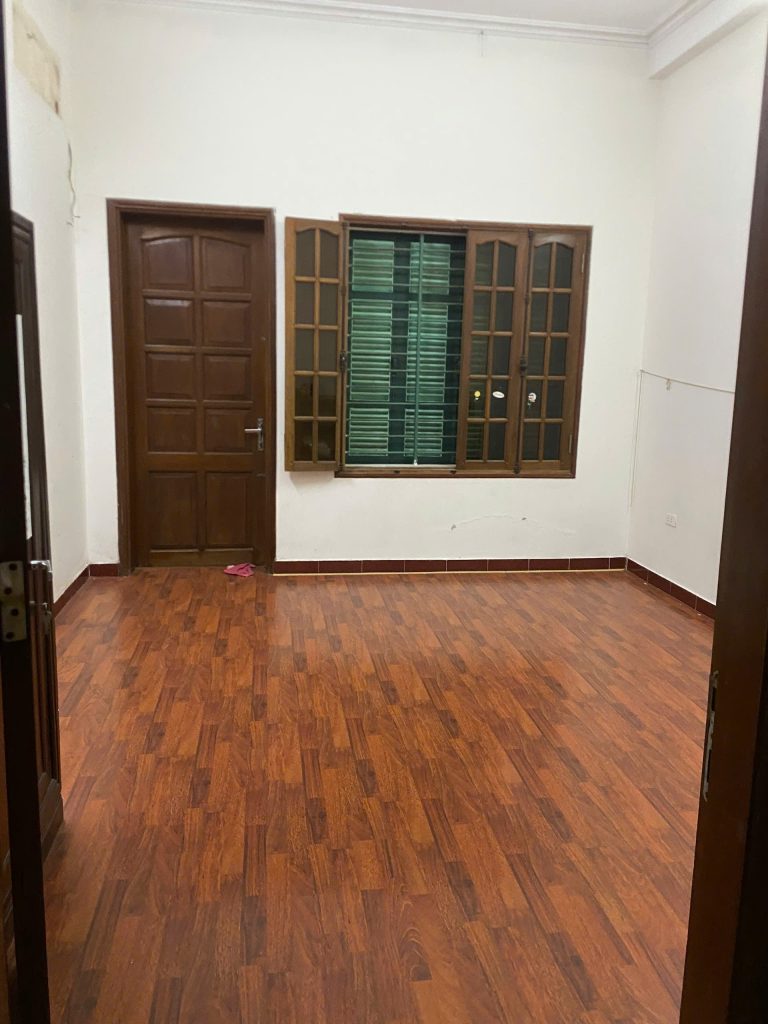Cho thuê Mặt Phố Nguyên Căn Vĩnh Phúc- Ba Đình, Kinh Doanh , Ô tô đỗ.. 50m x 4t x18tr