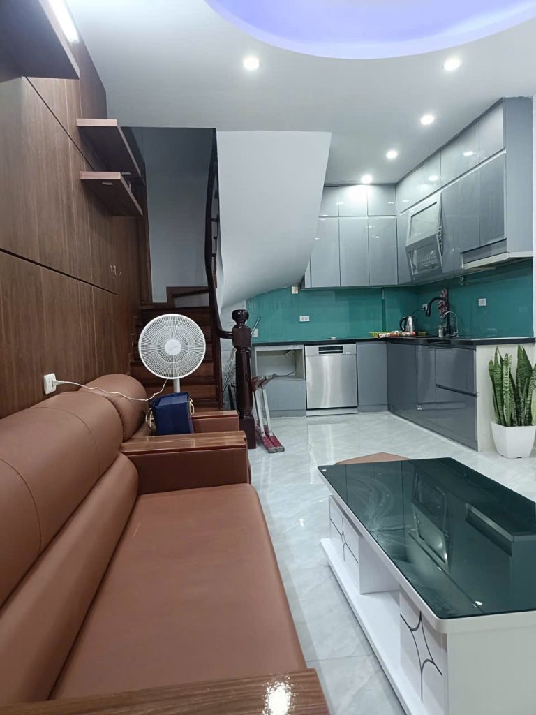 Nhà riêng – 34m2 – 3 ngủ – ngõ 639 Hoàng Hoa Thám (ctv8289)