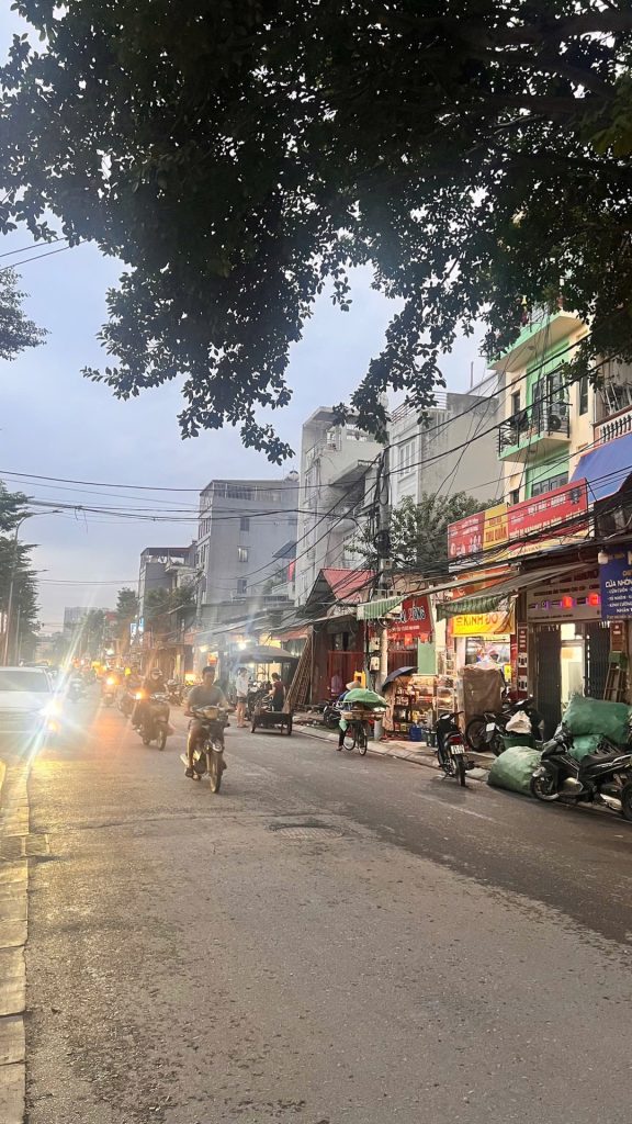 Nhà mặt phố 80m2 – 5 tầng – đường Phú Diễn (6725)