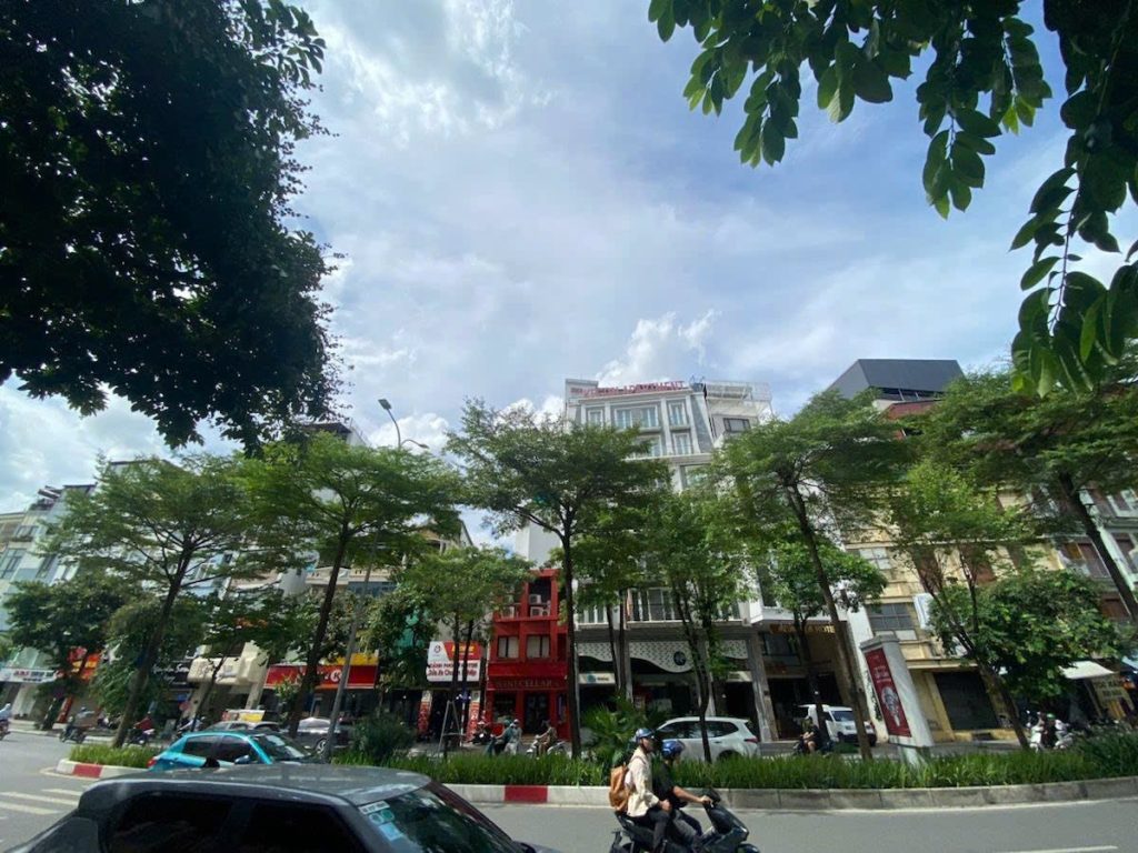 CHO THUÊ NHÀ 5 TẦNG MẶT PHỐ ĐÀO TẤN, GIẢNG VÕ, HÀ NỘI – GIÁ 20 TRIỆU